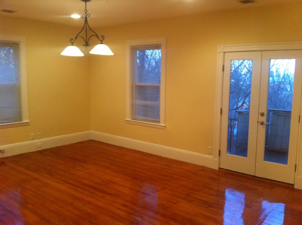 4 bed, 3 bath apartment for rent at 270 Parker Hill Ave Unit 2, Mission Hill — photo 8 of 11