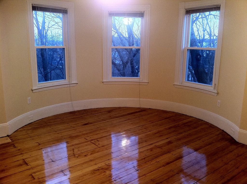 4 bed, 3 bath apartment for rent at 270 Parker Hill Ave Unit 2, Mission Hill — photo 9 of 11