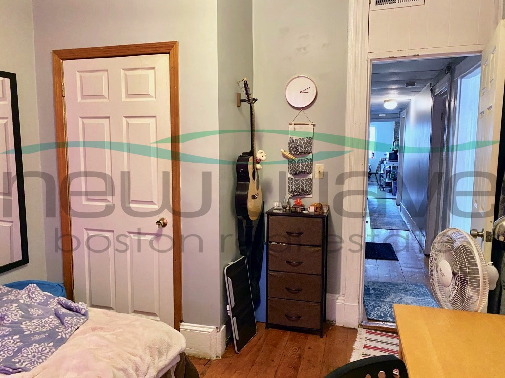 4 bed, 1 bath apartment for rent at 814 Parker St Unit 3, Mission Hill — photo 10 of 11