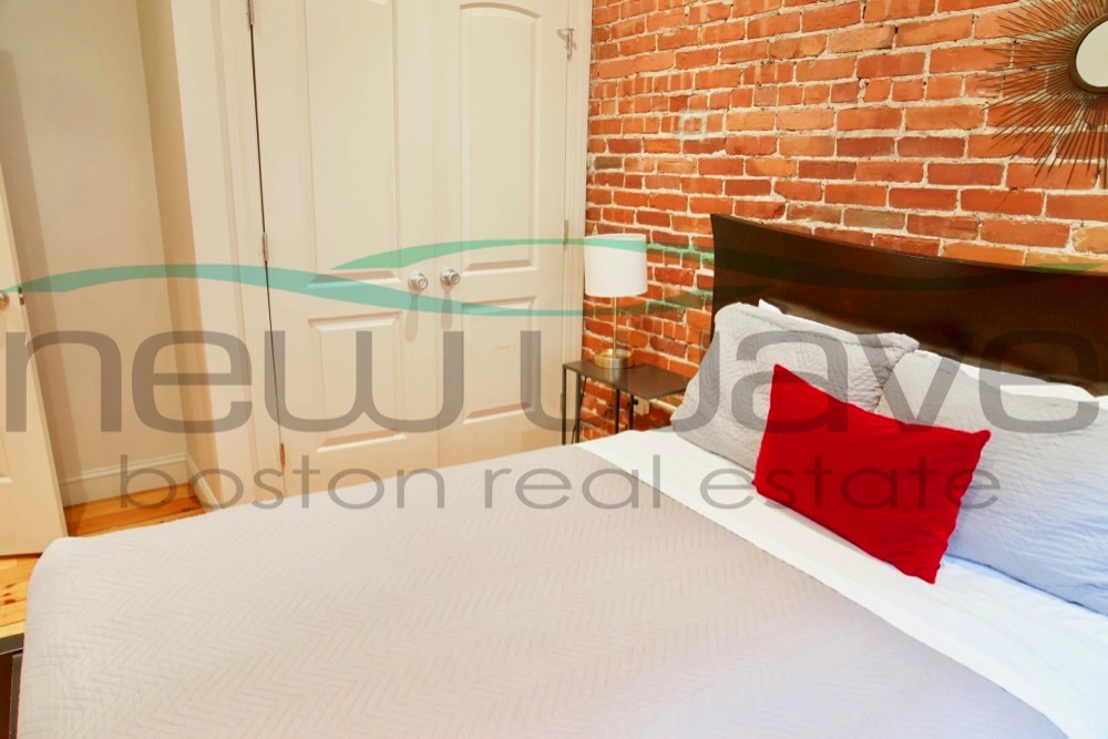 17 Garrison St, Back Bay