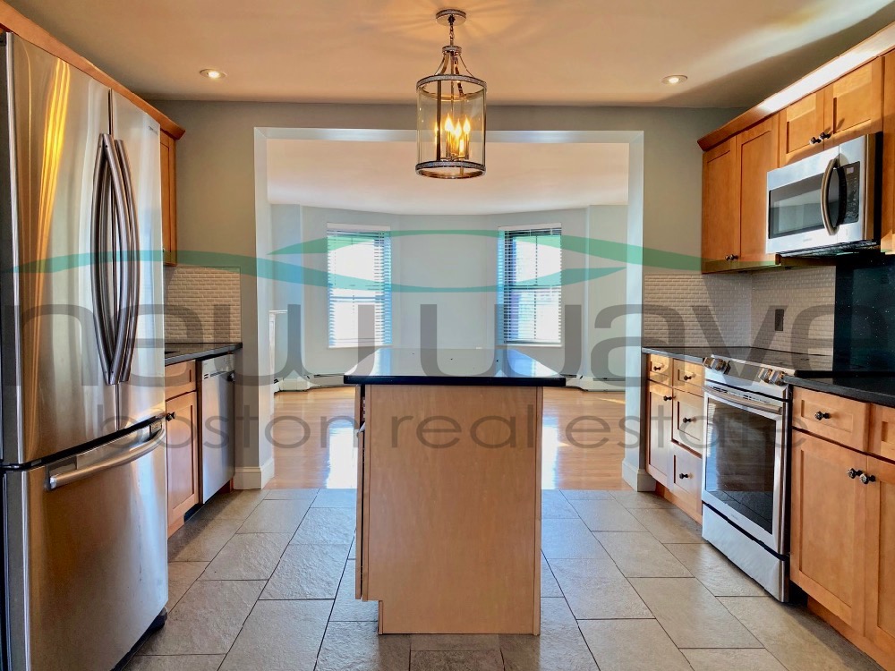 586 Massachusetts Ave, South End