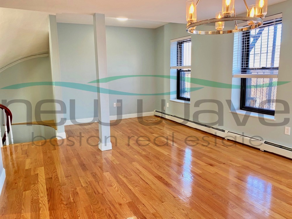 586 Massachusetts Ave, South End