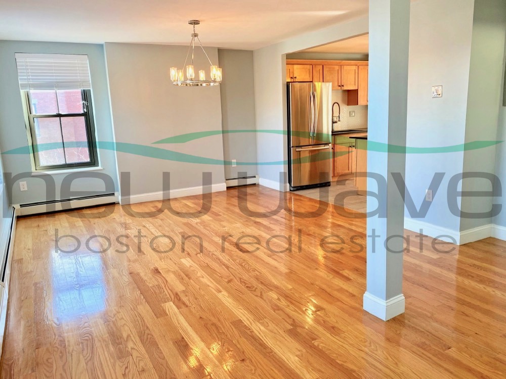 586 Massachusetts Ave, South End