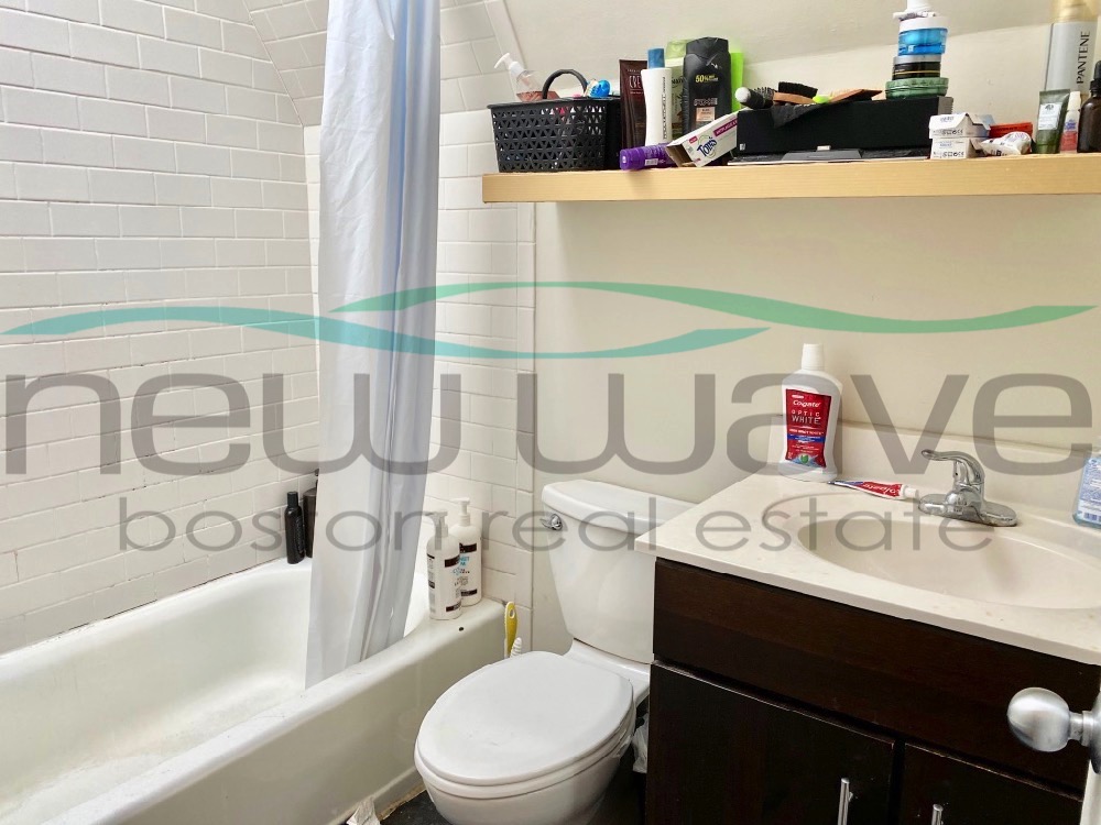 839 Parker St, Mission Hill