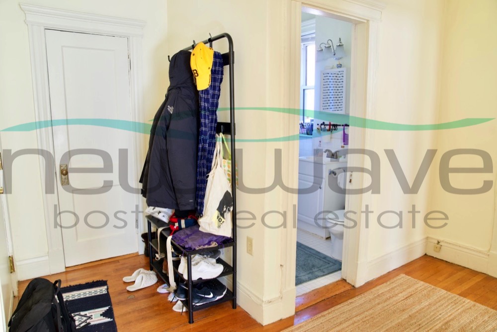 104 Queensberry St, Fenway