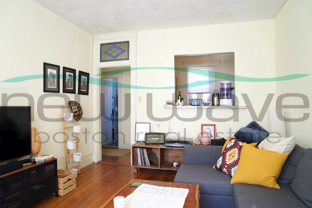 104 Queensberry St, Fenway