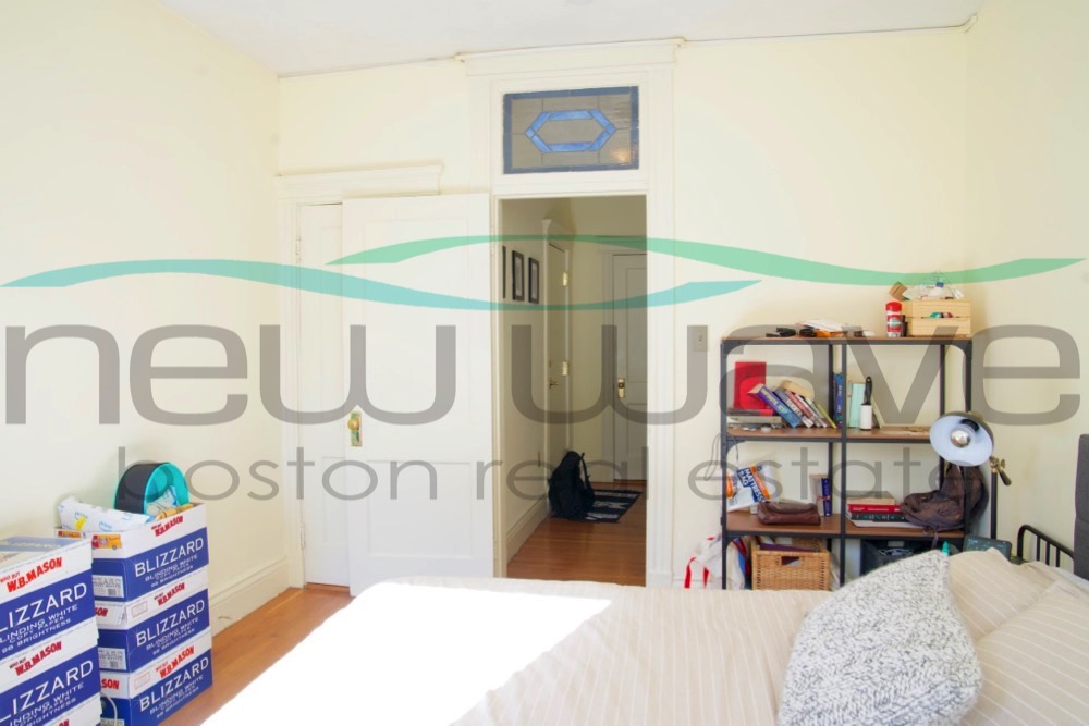 104 Queensberry St, Fenway