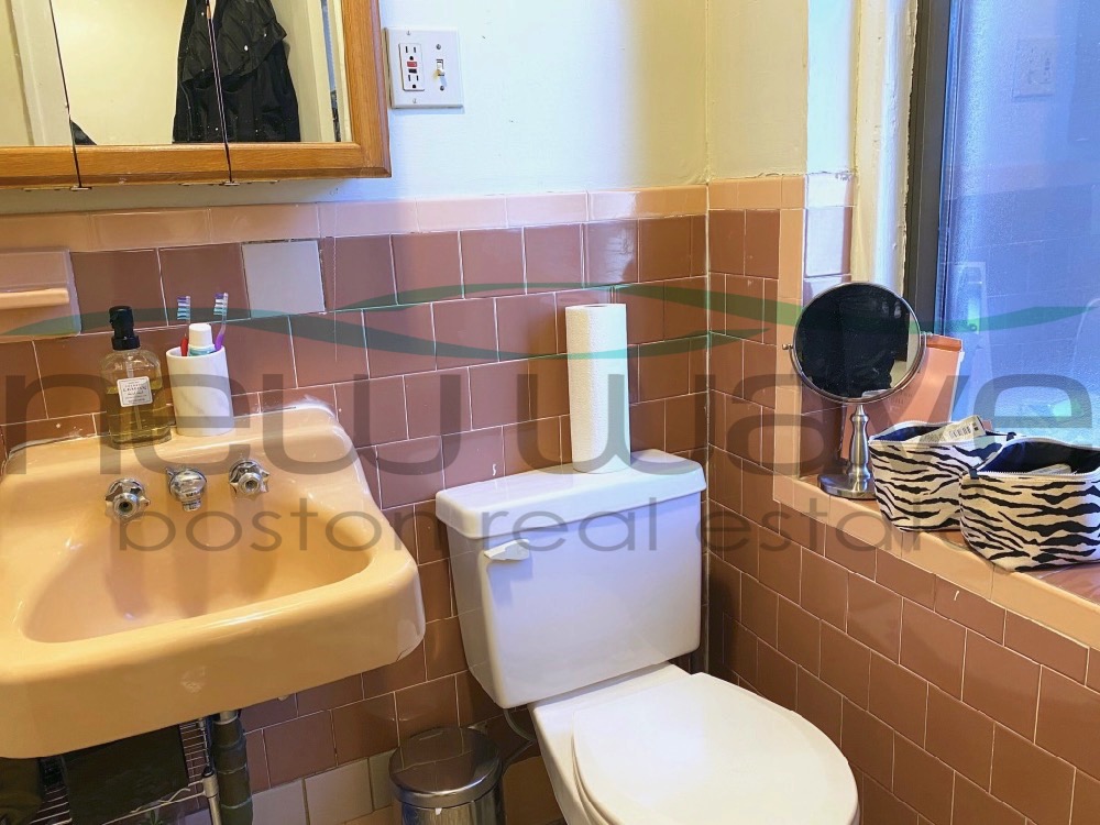 56 Queensberry St, Fenway