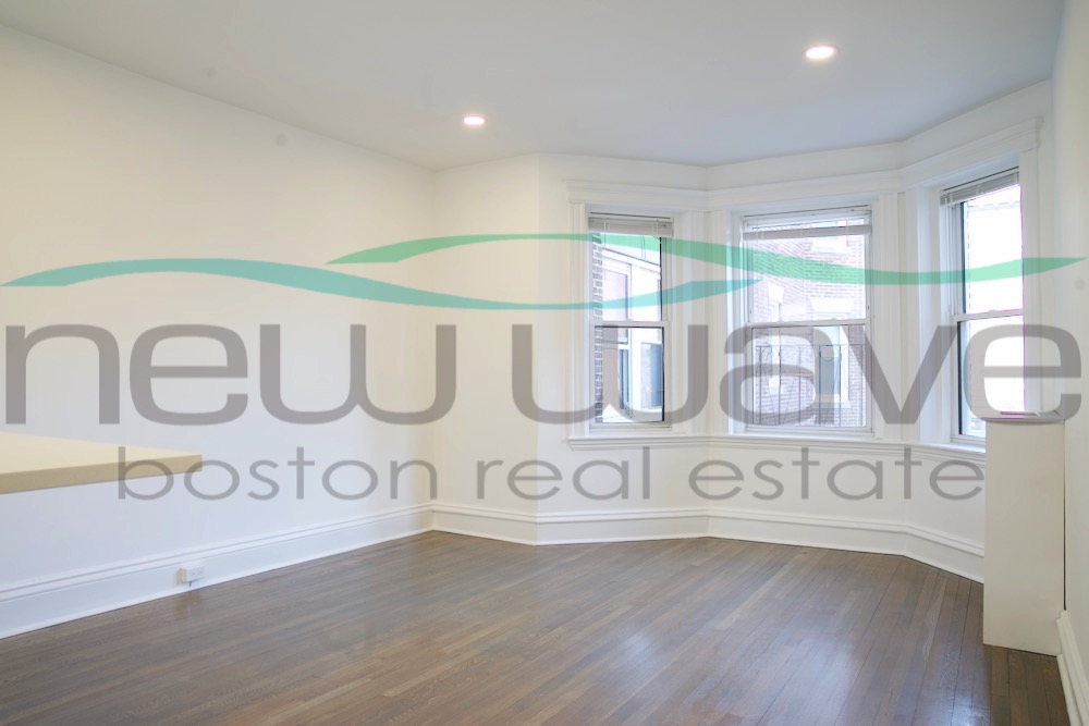 102 Queensberry St, Fenway