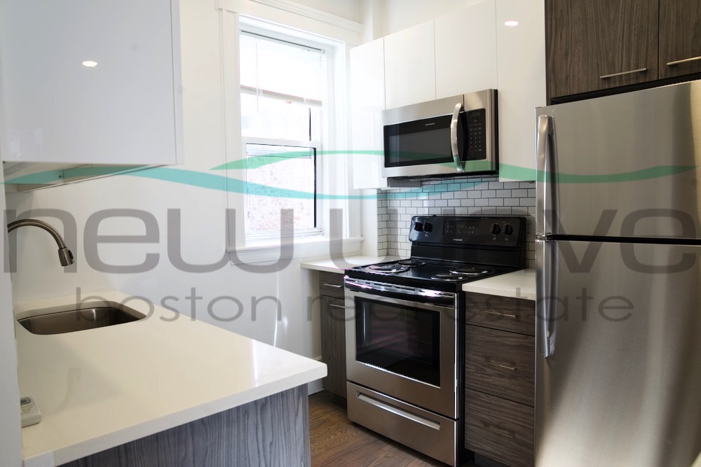 102 Queensberry St, Fenway