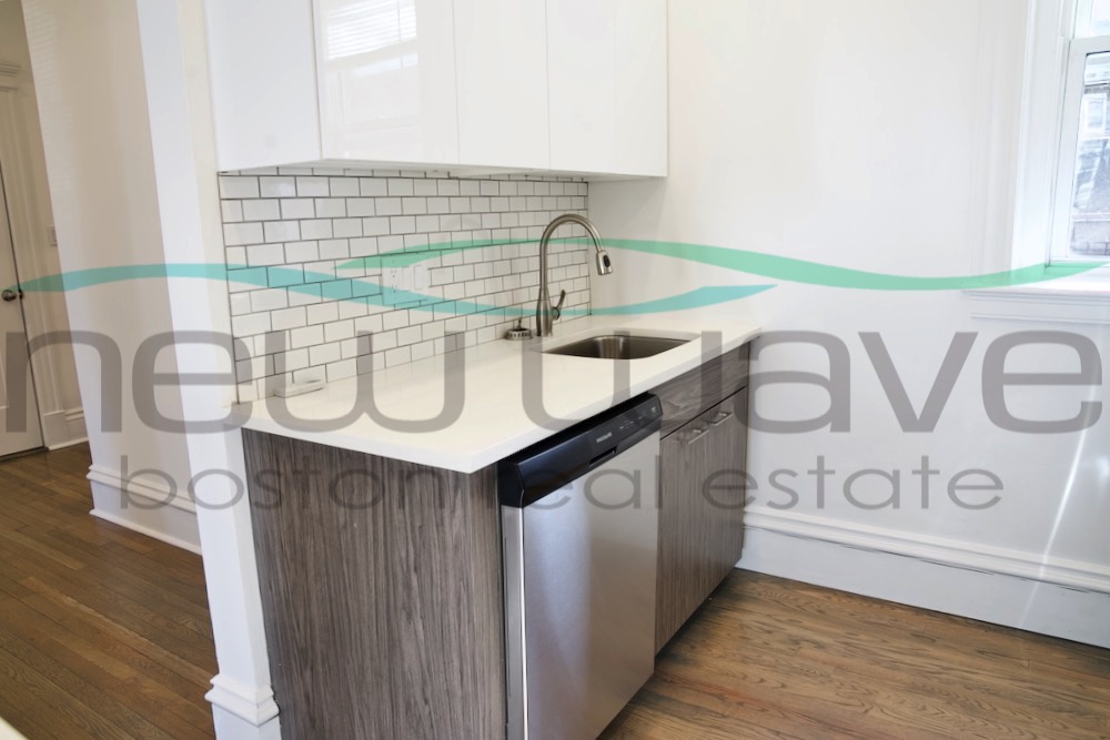 102 Queensberry St, Fenway