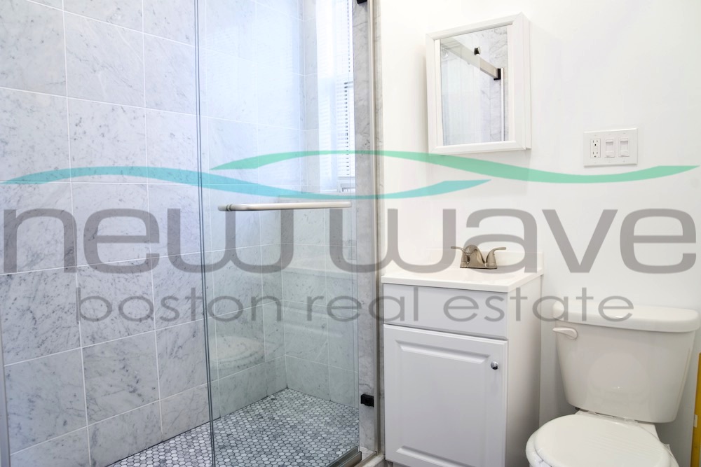 102 Queensberry St, Fenway