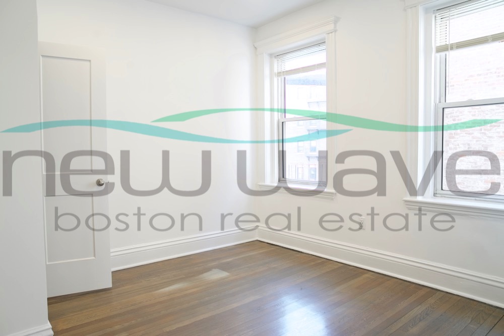 102 Queensberry St, Fenway