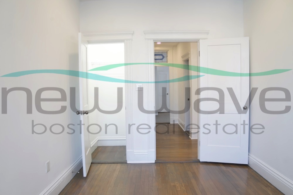 102 Queensberry St, Fenway