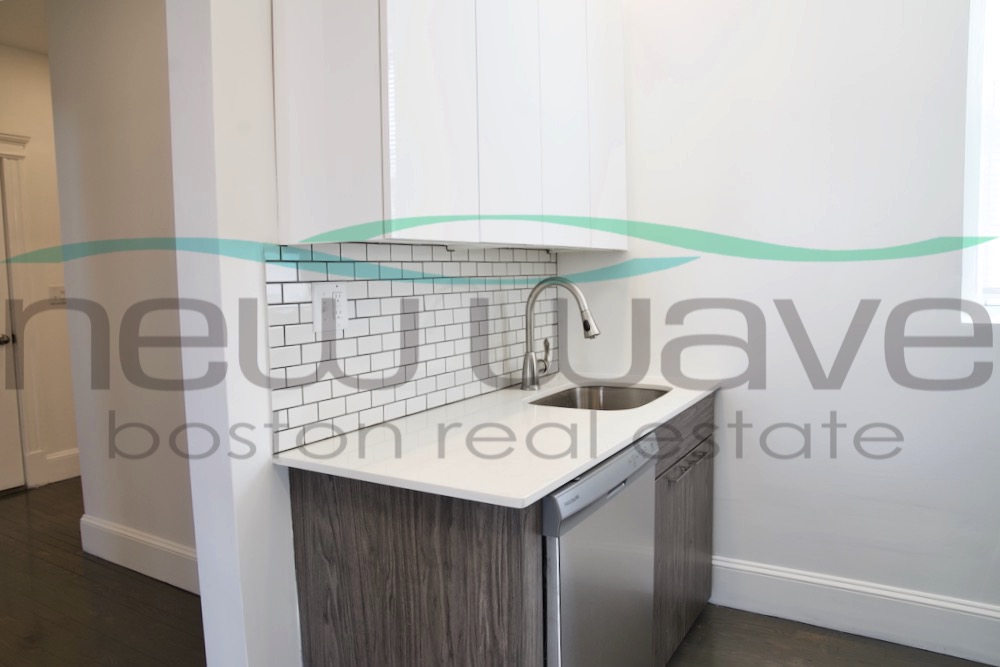 102 Queensberry St, Fenway