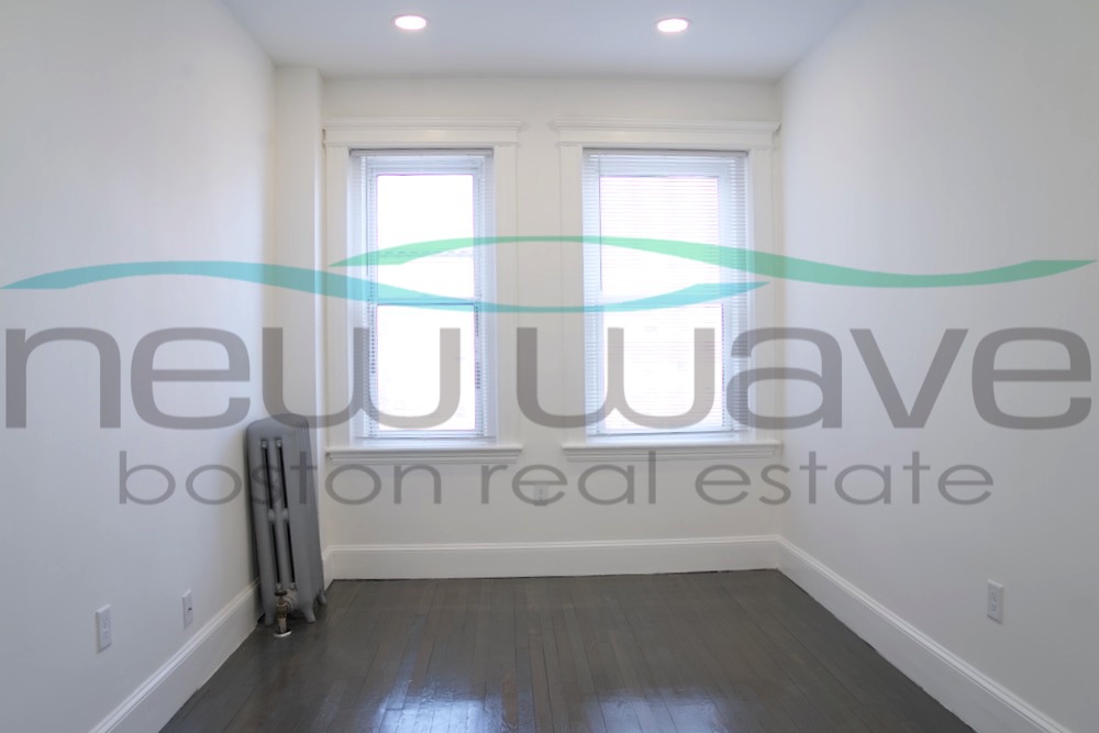 102 Queensberry St, Fenway