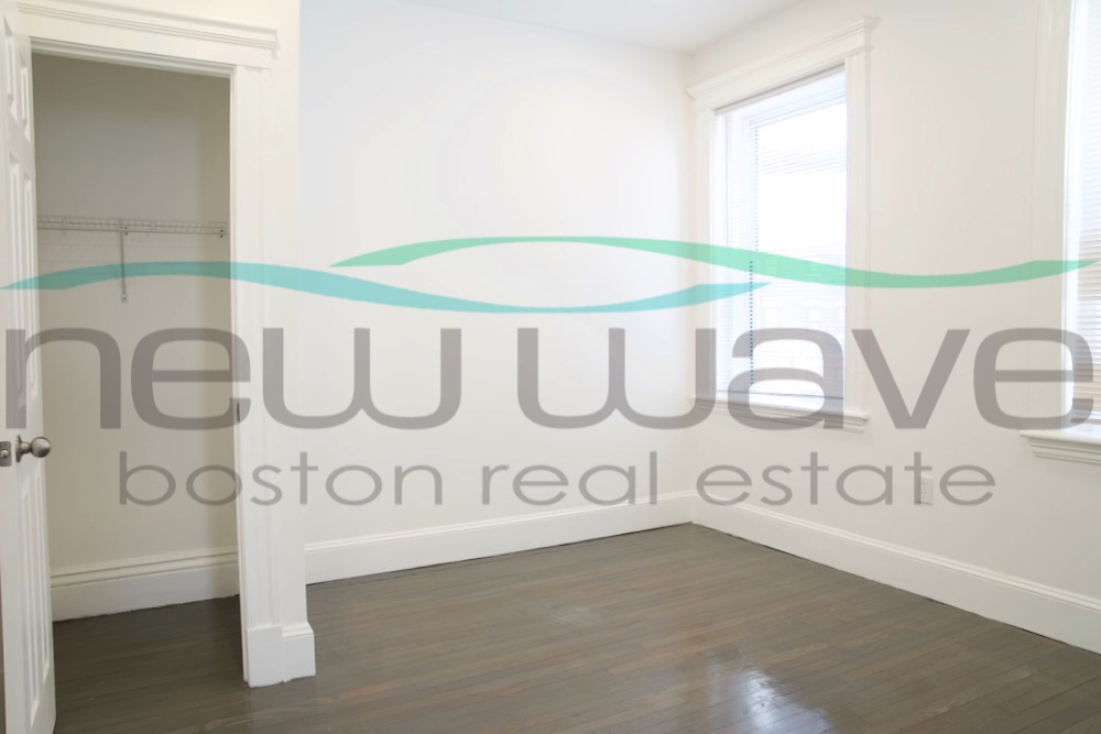 102 Queensberry St, Fenway