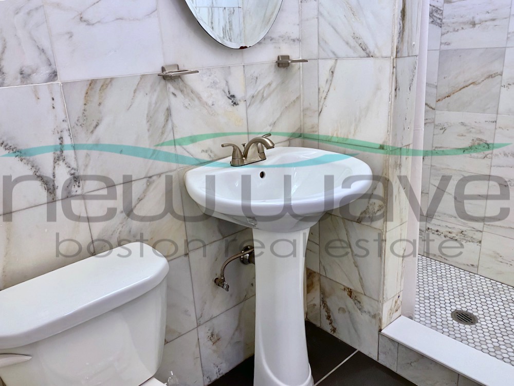 254 Newbury St, Back Bay