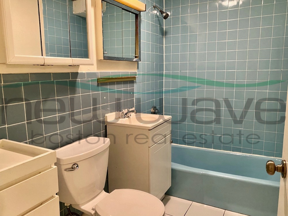 16 Hereford St, Back Bay