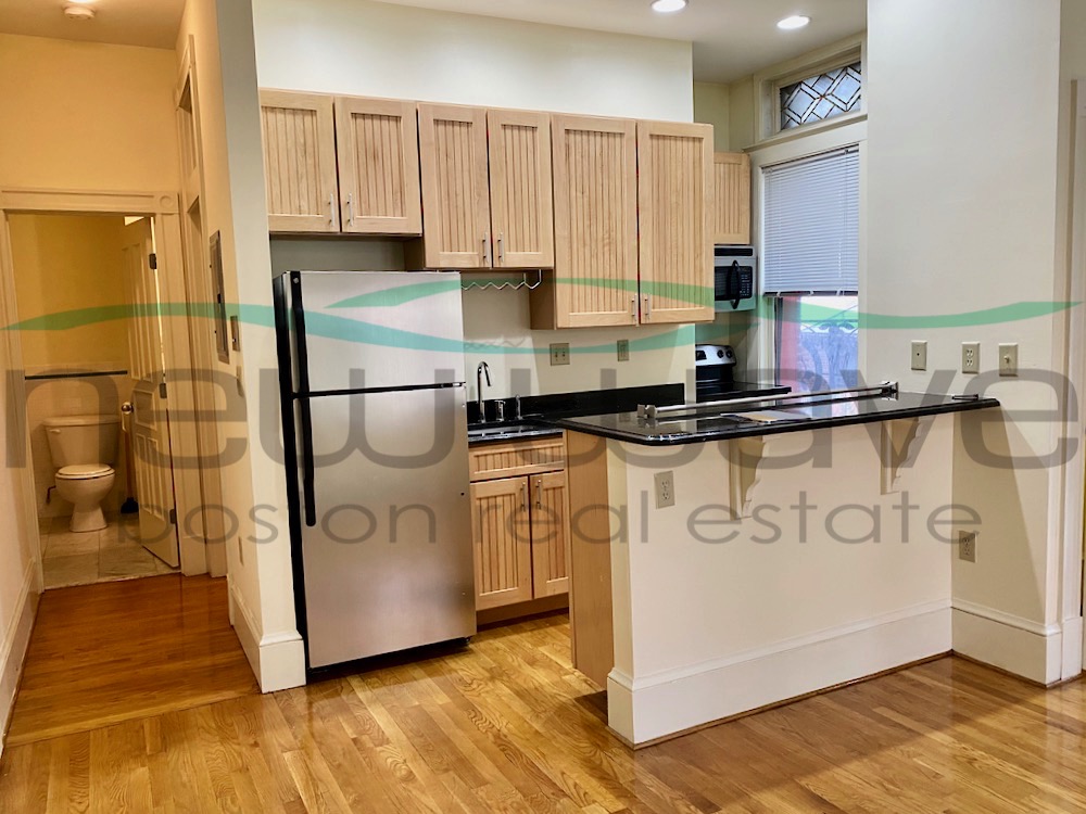 195 Commonwealth Ave, Back Bay