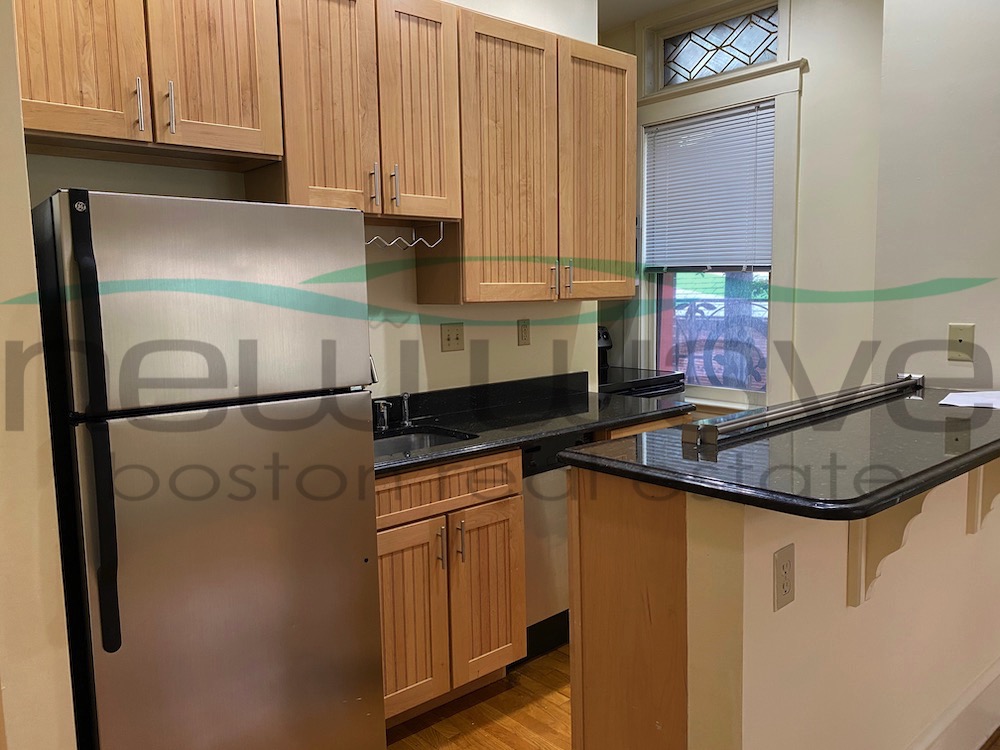 195 Commonwealth Ave, Back Bay