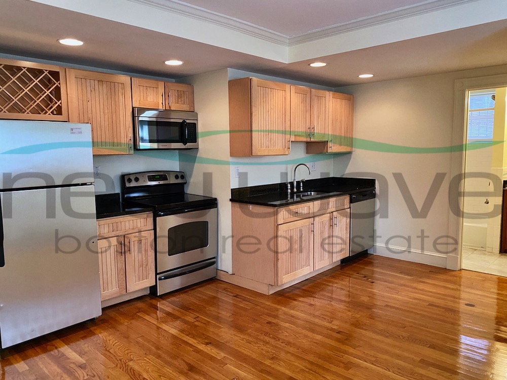 195 Commonwealth Ave, Back Bay