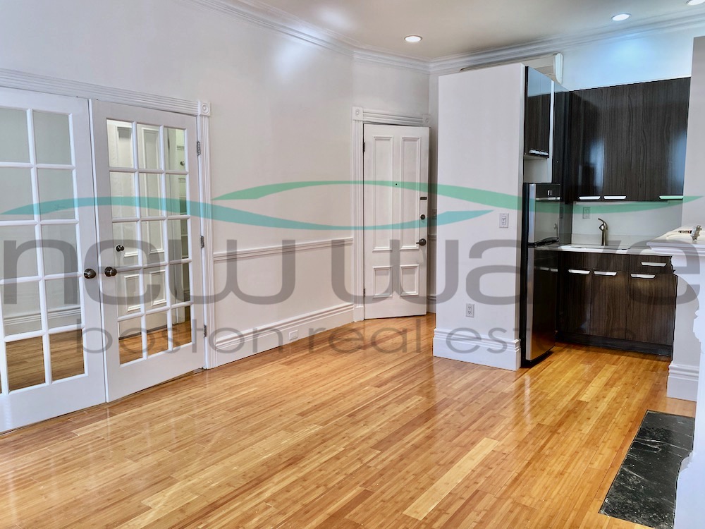 254 Newbury St, Back Bay