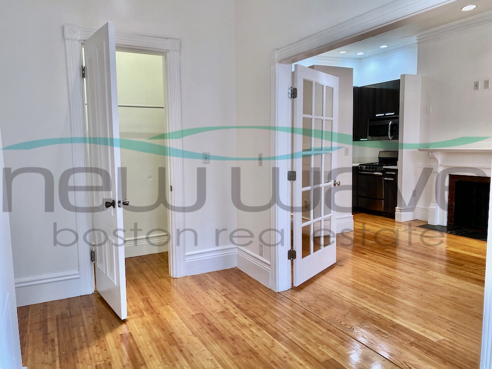 254 Newbury St, Back Bay