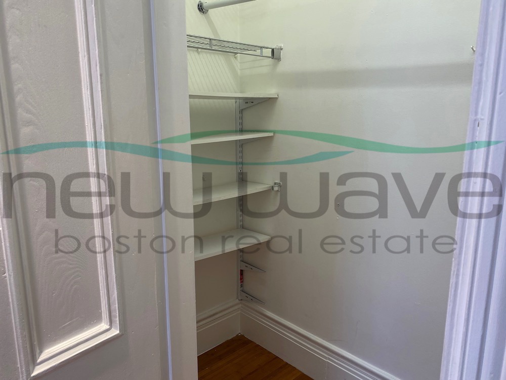 254 Newbury St, Back Bay