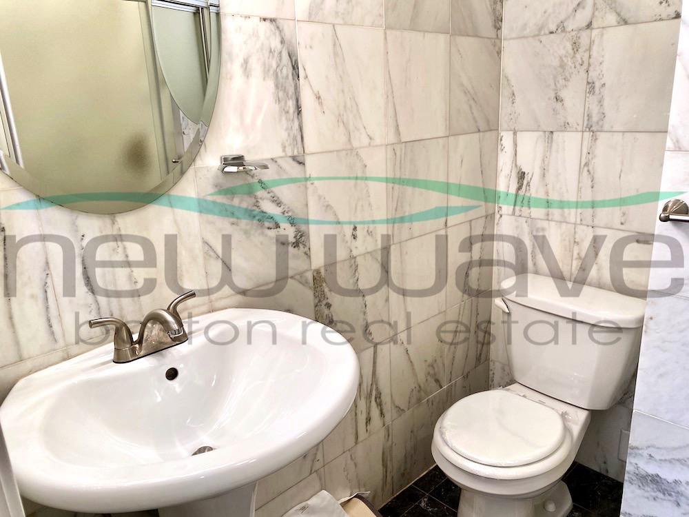 254 Newbury St, Back Bay