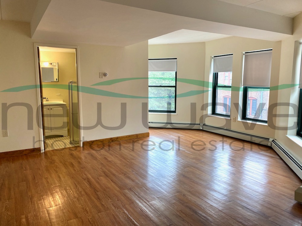 400 Massachusetts Ave, South End