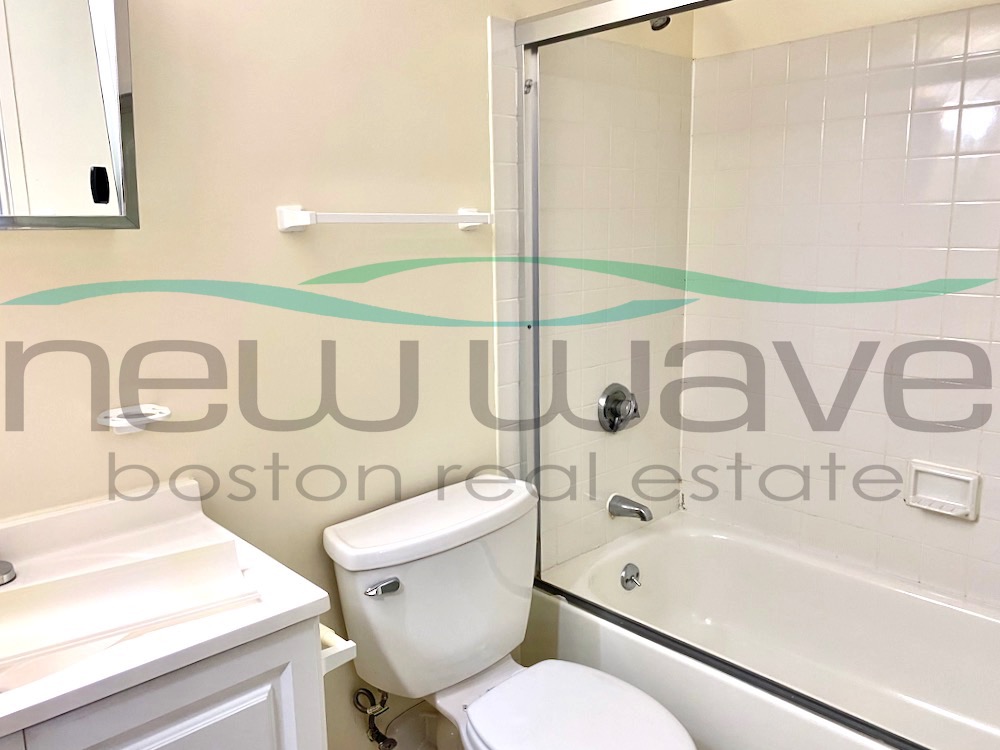 400 Massachusetts Ave, South End