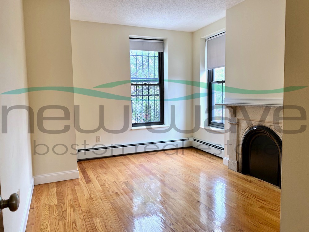 586 Massachusetts Ave, South End