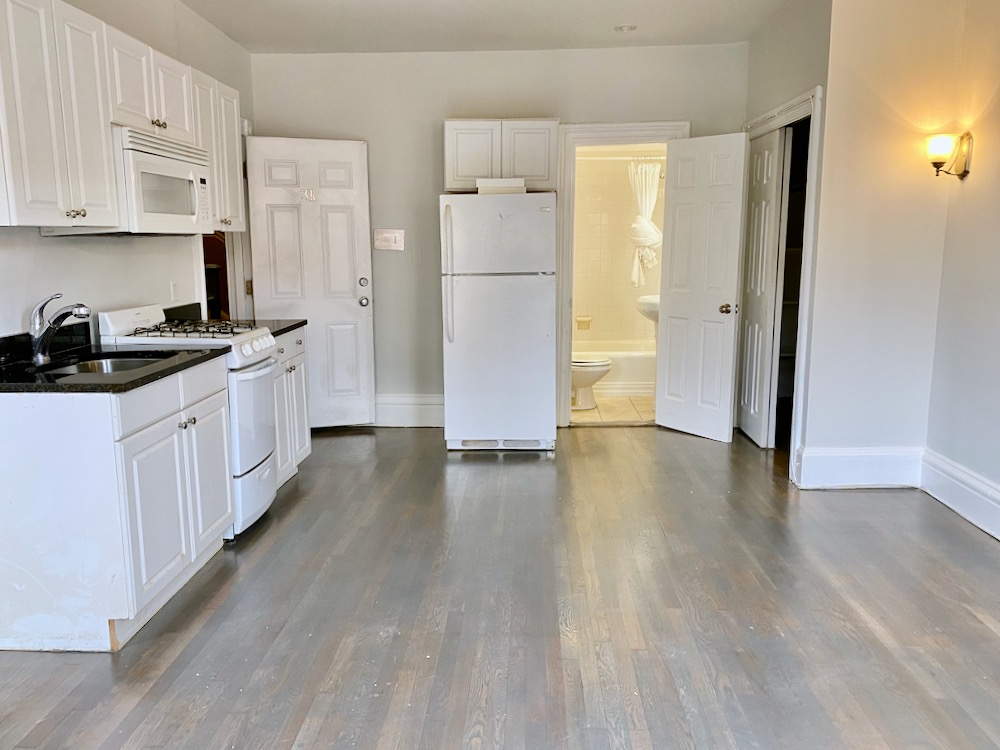 225 Newbury St, Back Bay