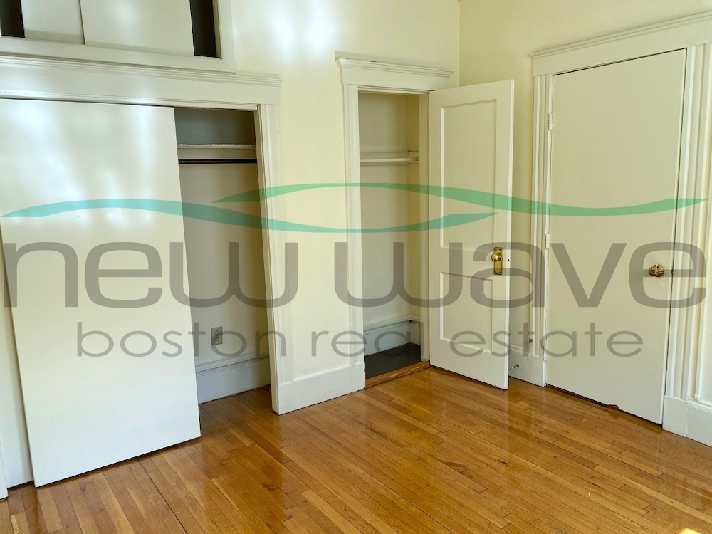 1171 Boylston St, Fenway