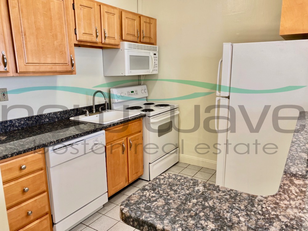 1171 Boylston St, Fenway