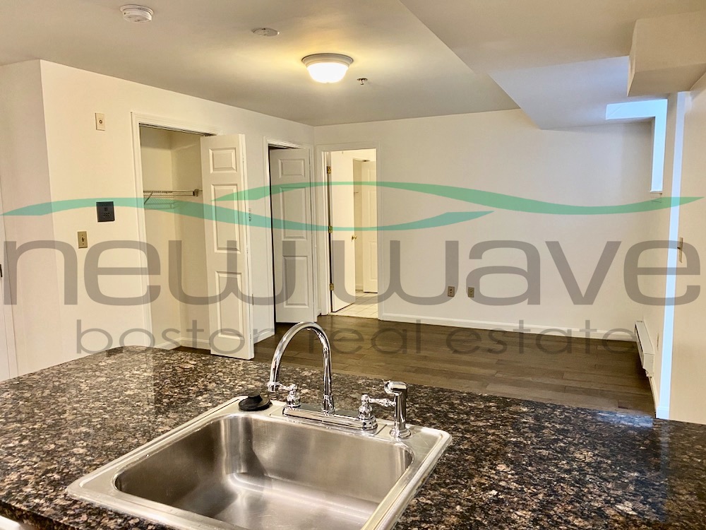 55 Queensberry St, Fenway