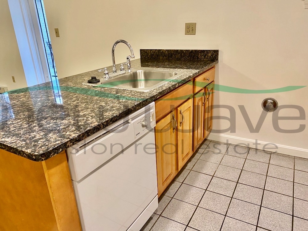 55 Queensberry St, Fenway