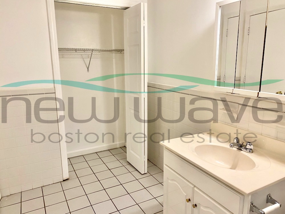 55 Queensberry St, Fenway