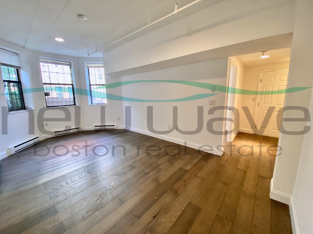 107 Queensberry St, Fenway