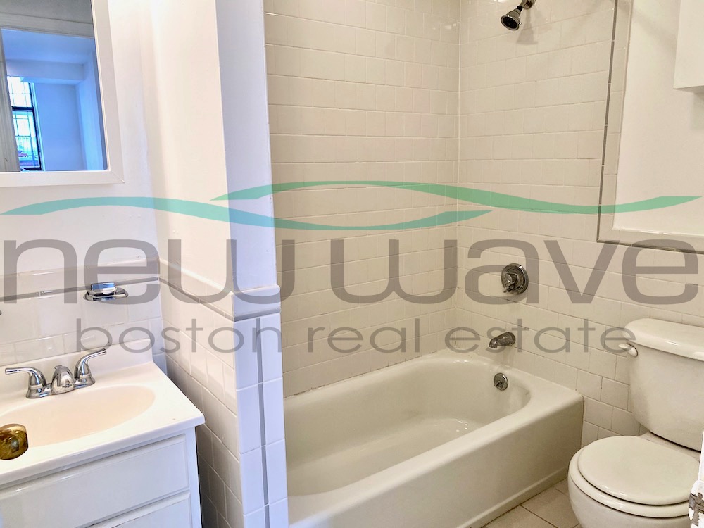 107 Queensberry St, Fenway