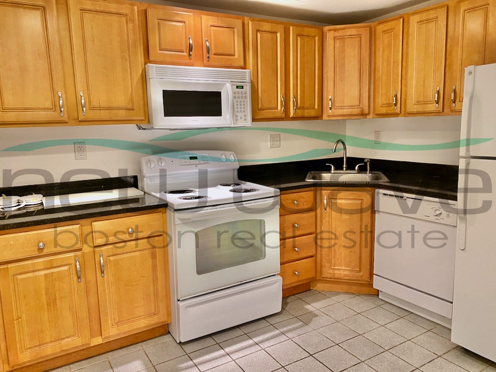 107 Queensberry St, Fenway