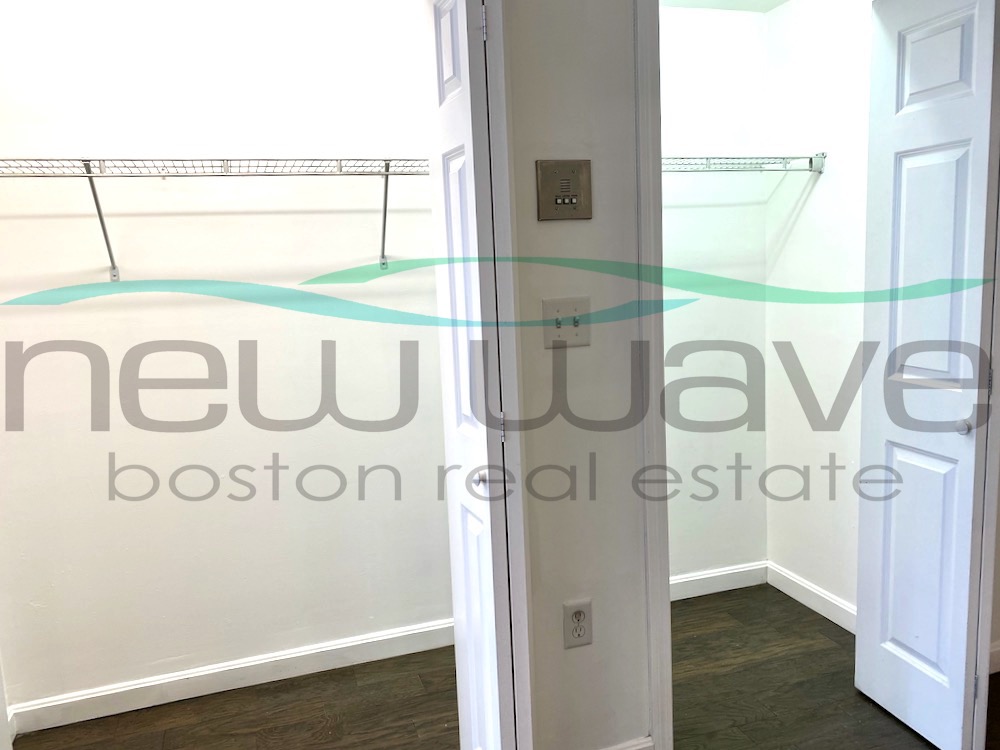 104 Queensberry St, Back Bay