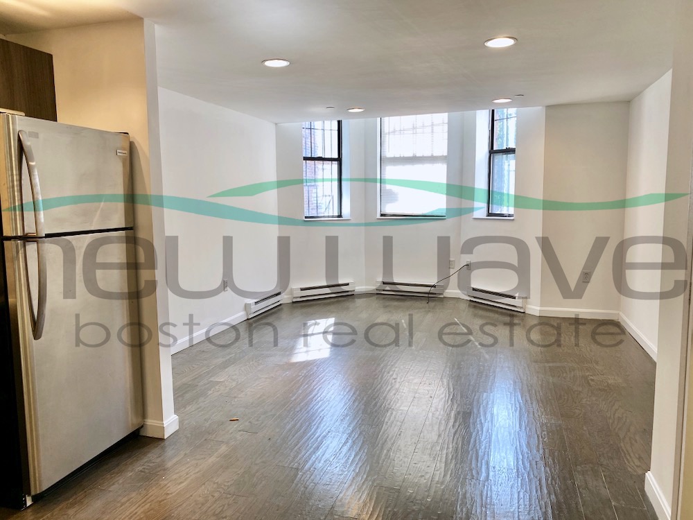 104 Queensberry St, Back Bay