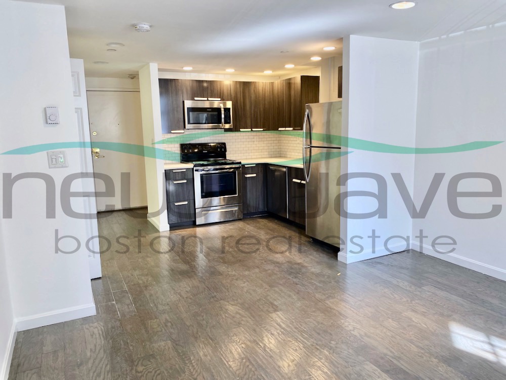 104 Queensberry St, Back Bay