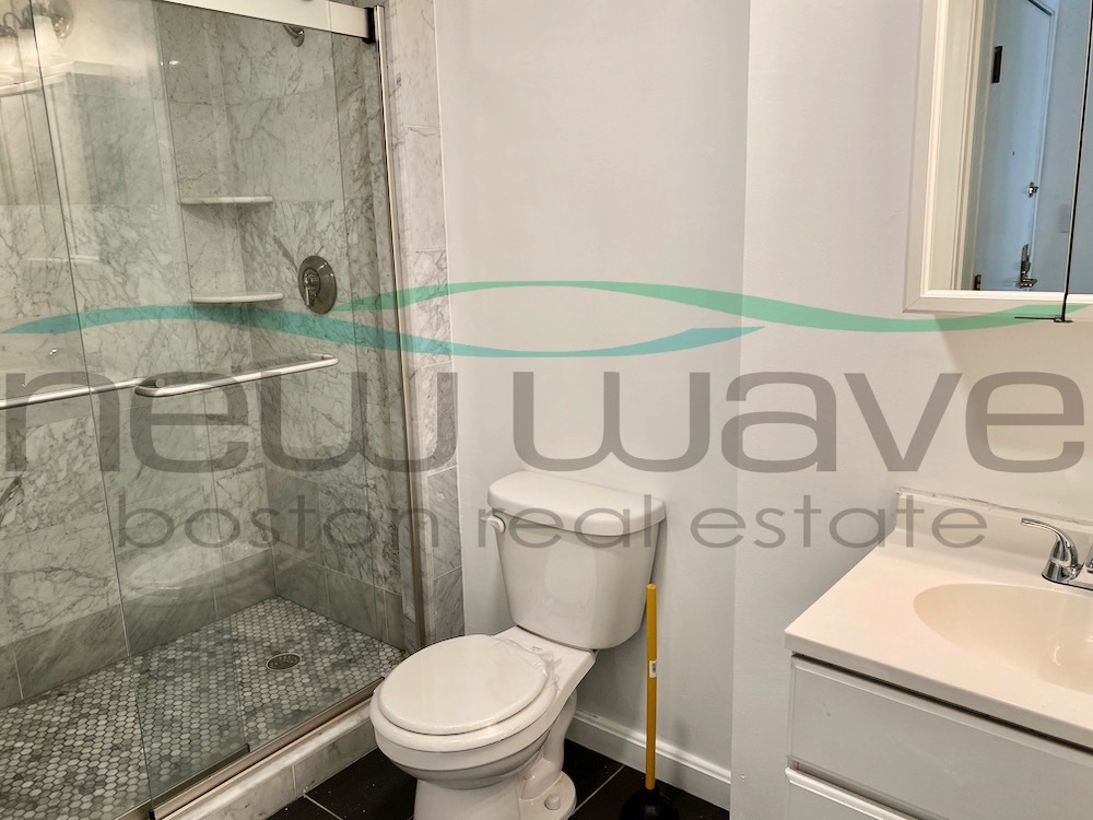 104 Queensberry St, Back Bay