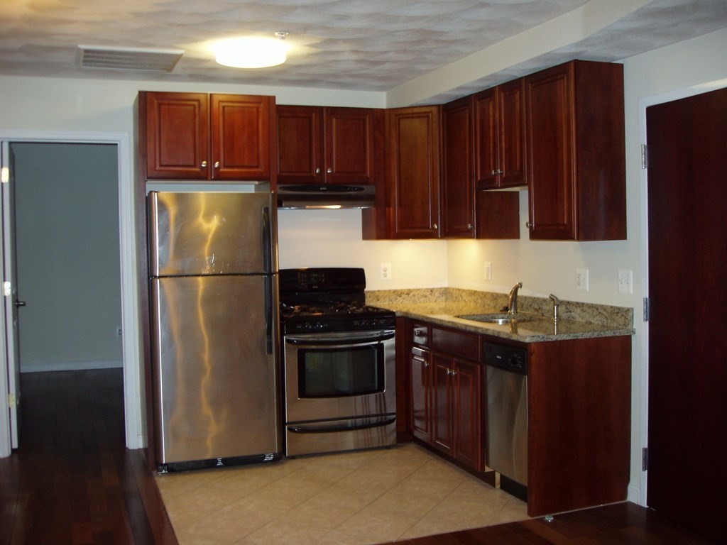 2 bed, 1 bath apartment for rent at 59 Hull St Unit 1, North End — photo 8 of 13