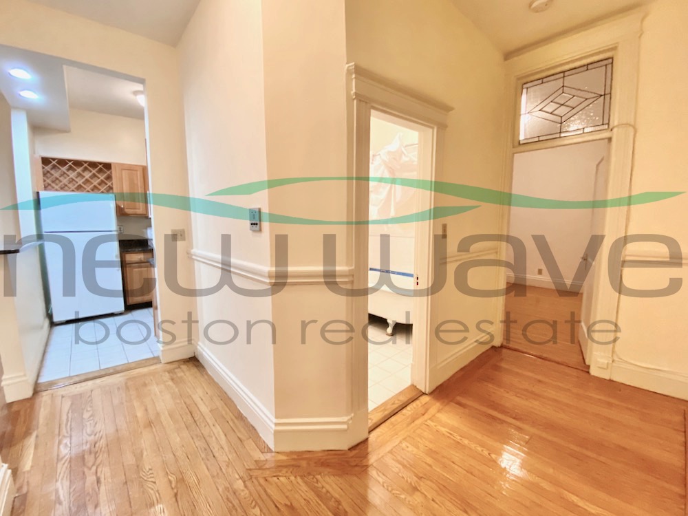 32 Queensberry St, Fenway