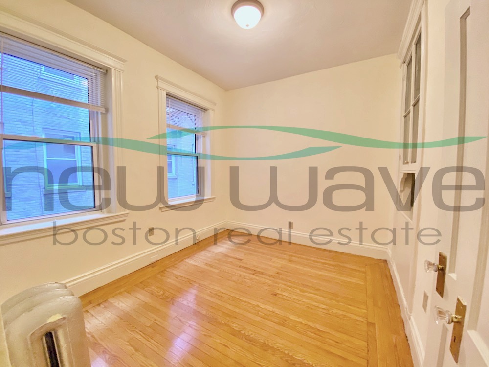 32 Queensberry St, Fenway