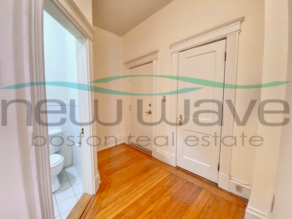 1 bed, 1 bath apartment for rent at 26 Queensberry St Unit 2, Fenway — photo 4 of 9